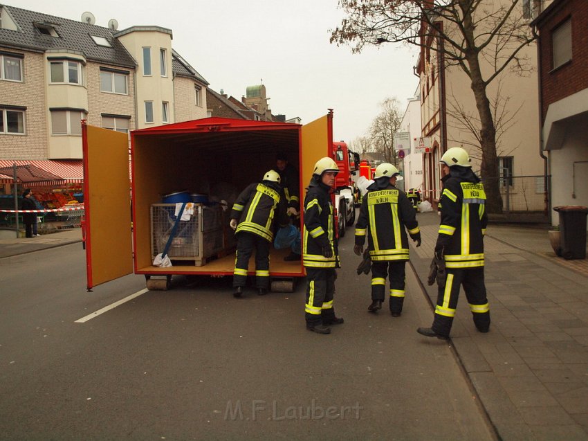 Weisses Pulver im Buero gefunden Koeln Porz Mitte Hauptstr P461.JPG